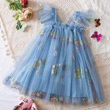 Carregar imagem no visualizador da galeria, Vestido de tul con bordados de flores y alas de mariposa