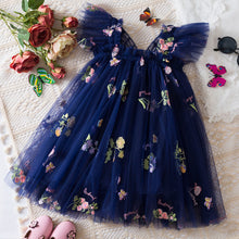Carregar imagem no visualizador da galeria, Vestido de tul con bordados de flores y alas de mariposa