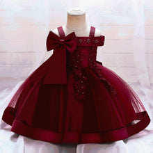 Carregar imagem no visualizador da galeria, Vestido con hombro recto y bordado de flores con moño