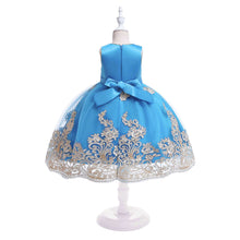 Cargar imagen en el visor de la galería, Vestido liso con detalles de encaje dorado