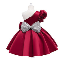 Carregar imagem no visualizador da galeria, Vestido de un solo hombro, manga abullonada, cinto y moño de lentejuelas