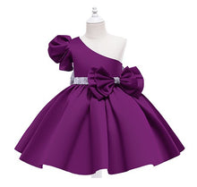 Carregar imagem no visualizador da galeria, Vestido de un solo hombro, manga abullonada, cinto y moño de lentejuelas