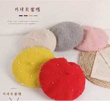 Cargar imagen en el visor de la galería, Boina de lanilla con perlas