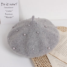 Cargar imagen en el visor de la galería, Boina de lanilla con perlas