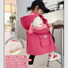 Carregar imagem no visualizador da galeria, Campera de tres colores con capucha tipo rompe vientos
