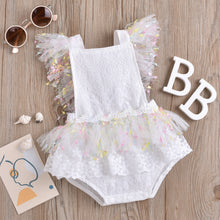 Cargar imagen en el visor de la galería, Body blanco con tul floreado y detalles coloridos
