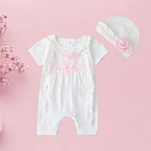 Cargar imagen en el visor de la galería, Body enterizo con detalles de flores, volados y gorra
