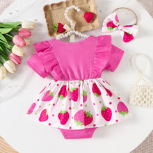Carregar imagem no visualizador da galeria, Body pink con volados, falda con estampas de frutilla y vincha
