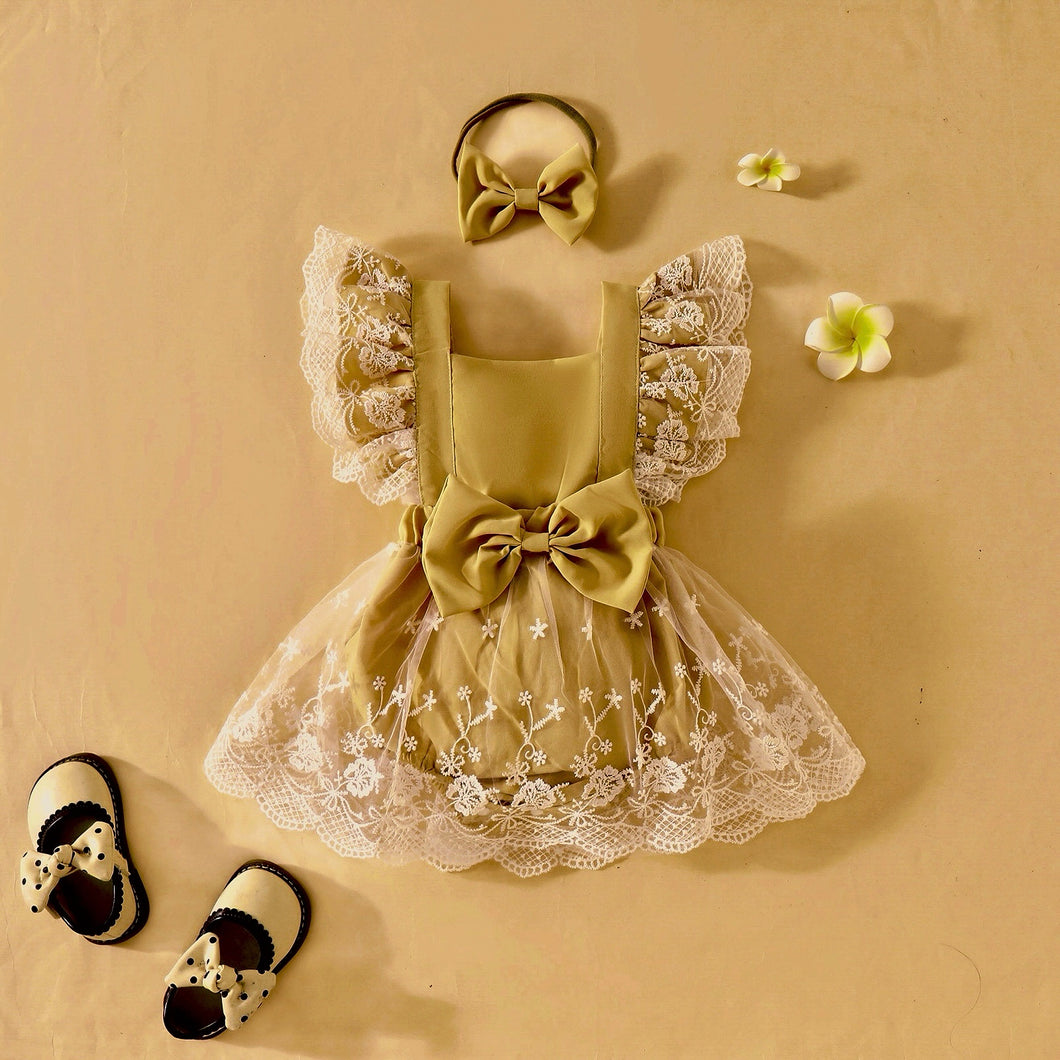 Body vestido beige con volados de encajes y vincha