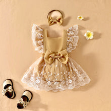 Carregar imagem no visualizador da galeria, Body vestido beige con volados de encajes y vincha

