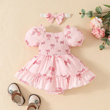 Carregar imagem no visualizador da galeria, Body vestido engomado rosa con estampas de moños y vincha
