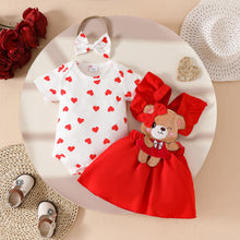 Cargar imagen en el visor de la galería, Body blanco con estampas de corazones y pollera rojo con tirante de oso y vincha
