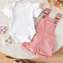 Carregar imagem no visualizador da galeria, Body blanco con volados y jardinera rosa con diseños
