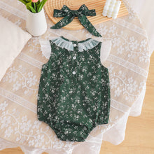 Carregar imagem no visualizador da galeria, Body verde, estampado de flores con volados blanco y vincha
