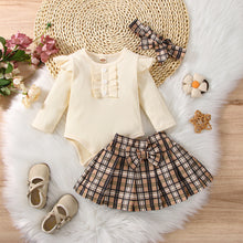 Carregar imagem no visualizador da galeria, Body crema con volados, falda cuadrille y vincha
