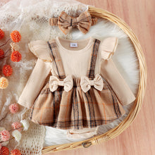 Carregar imagem no visualizador da galeria, Body beige, falda cuadrille con falso tirante, moños y vincha
