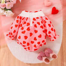 Carregar imagem no visualizador da galeria, Body rosa, cuello engomado con estampas de corazones

