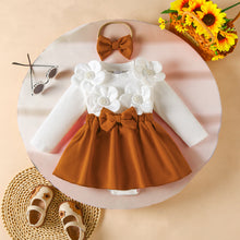 Cargar imagen en el visor de la galería, Body blanco con flores y vincha

