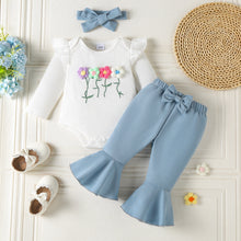 Cargar imagen en el visor de la galería, Body blanco de flores y pantalón pata ancha con vincha
