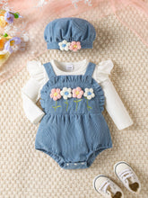 Cargar imagen en el visor de la galería, Body blanco con azul corderoy y boina con bordados de flores
