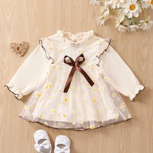 Carregar imagem no visualizador da galeria, Blusa polar crema con moño marrón y tul de margaritas
