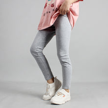 Carregar imagem no visualizador da galeria, Pantalón leggins liso tipo calcita
