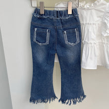 Cargar imagen en el visor de la galería, Pantalón jeans prelavado con flecos
