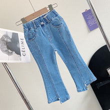 Carregar imagem no visualizador da galeria, Pantalón pata ancha jeans con detales de perlas
