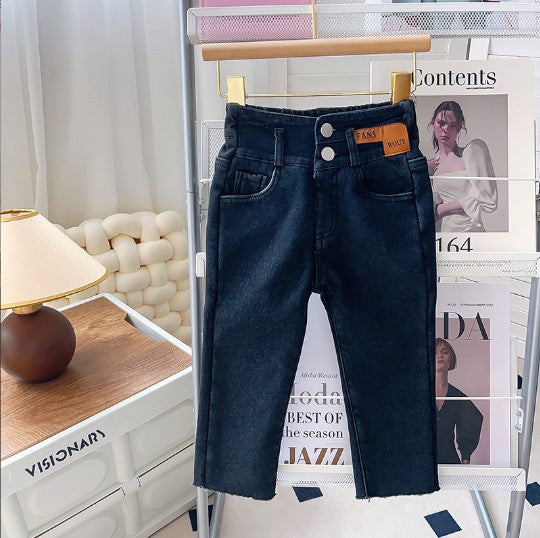 Pantalón jeans con bolsillos y forro polar