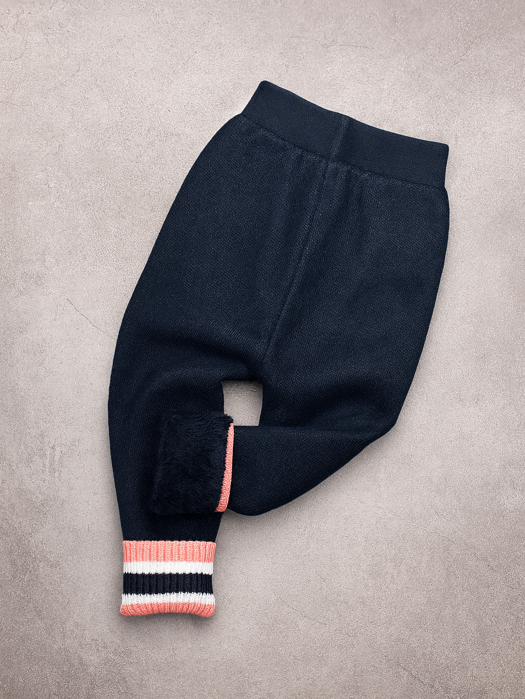 Pantalón de hilo negro con forro polar