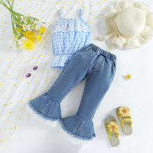 Cargar imagen en el visor de la galería, Blusa cuadrille con encaje y pantalón jeans pata ancha con encaje

