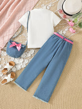 Carregar imagem no visualizador da galeria, Blusa blanca acanalada, pantalón jeans con perlas y cinto con cartera
