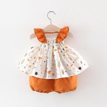 Carregar imagem no visualizador da galeria, Blusa con volados con estampas de hojas y short
