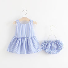 Carregar imagem no visualizador da galeria, Blusa con cubre pañal a rayas y volados broderie con moño
