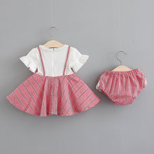 Carregar imagem no visualizador da galeria, Blusa blanca con detalles cuadrille y cubre pañal con volados broderie
