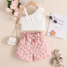 Carregar imagem no visualizador da galeria, Crop blanco con volados y short rosa con bordado de flores
