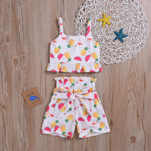 Carregar imagem no visualizador da galeria, Crop y short blanco con estampas de  frutas
