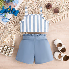 Carregar imagem no visualizador da galeria, Crop a rayas con volado y short con cinto azul mate
