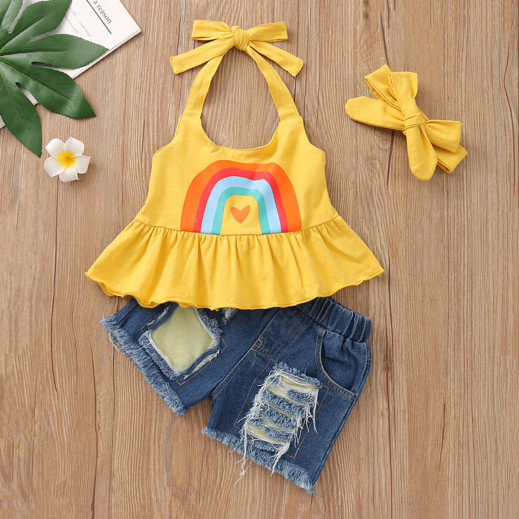 Blusa amarillo de arcoiris con espalda abierta y short jeans rasgado con vincha