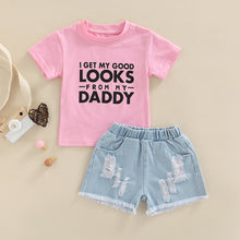 Carregar imagem no visualizador da galeria, Remera rosa con letras y short jeans rasgado
