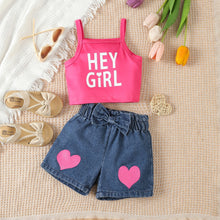 Cargar imagen en el visor de la galería, Crop top pink y short jeans con estampa de corazones
