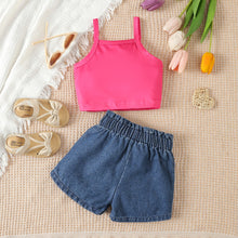 Cargar imagen en el visor de la galería, Crop top pink y short jeans con estampa de corazones
