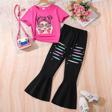 Carregar imagem no visualizador da galeria, Blusa pink con estampa y pantalón pata ancha negro con detalles coloridos
