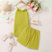 Carregar imagem no visualizador da galeria, Blusa con abertura enfrente con short verde limón

