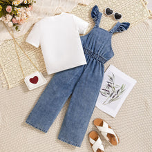 Carregar imagem no visualizador da galeria, Remera blanca acanalada y enterizo de jeans con estampas de corazones

