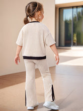 Carregar imagem no visualizador da galeria, Remera y pantalón pata ancha de hilo crema con negro
