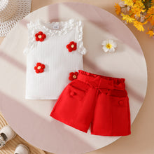 Cargar imagen en el visor de la galería, Blusa blanca con flores y short con cinto

