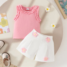 Carregar imagem no visualizador da galeria, Blusa rosa con volados y short blanco con flores
