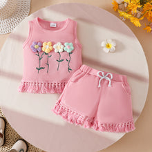 Carregar imagem no visualizador da galeria, Blusa con bordados de flores y short con flecos
