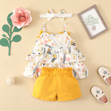 Carregar imagem no visualizador da galeria, Blusa escalonado blanco con estampas y short amarillo con vincha
